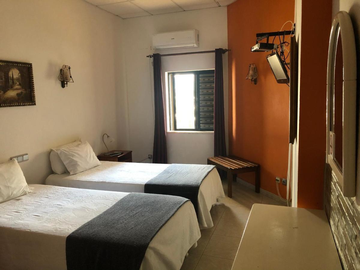 Apartamentos E Quartos Atalaia Sagres Esterno foto
